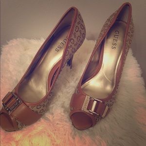 Guess size8 Brown heels